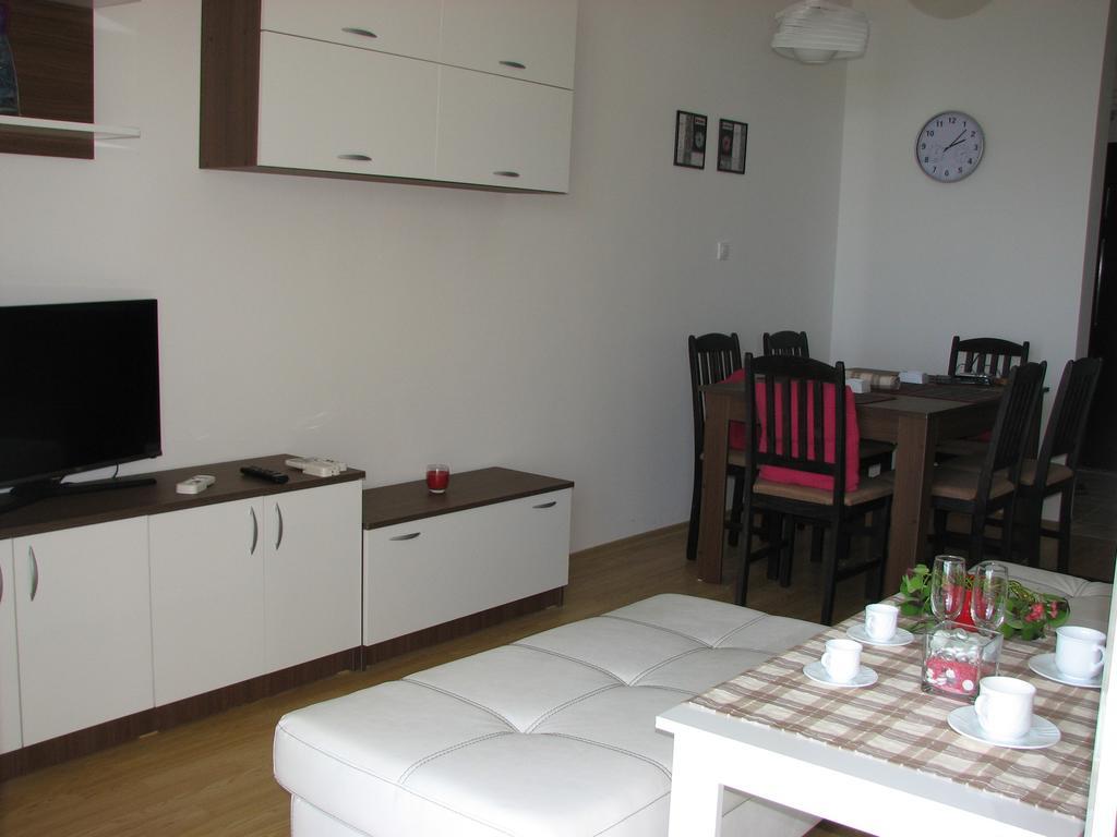 צרבו Two-Bedroom Apartment Donika מראה חיצוני תמונה