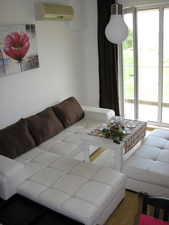 צרבו Two-Bedroom Apartment Donika מראה חיצוני תמונה