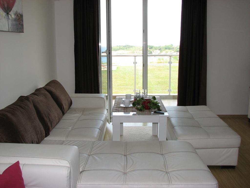 צרבו Two-Bedroom Apartment Donika מראה חיצוני תמונה