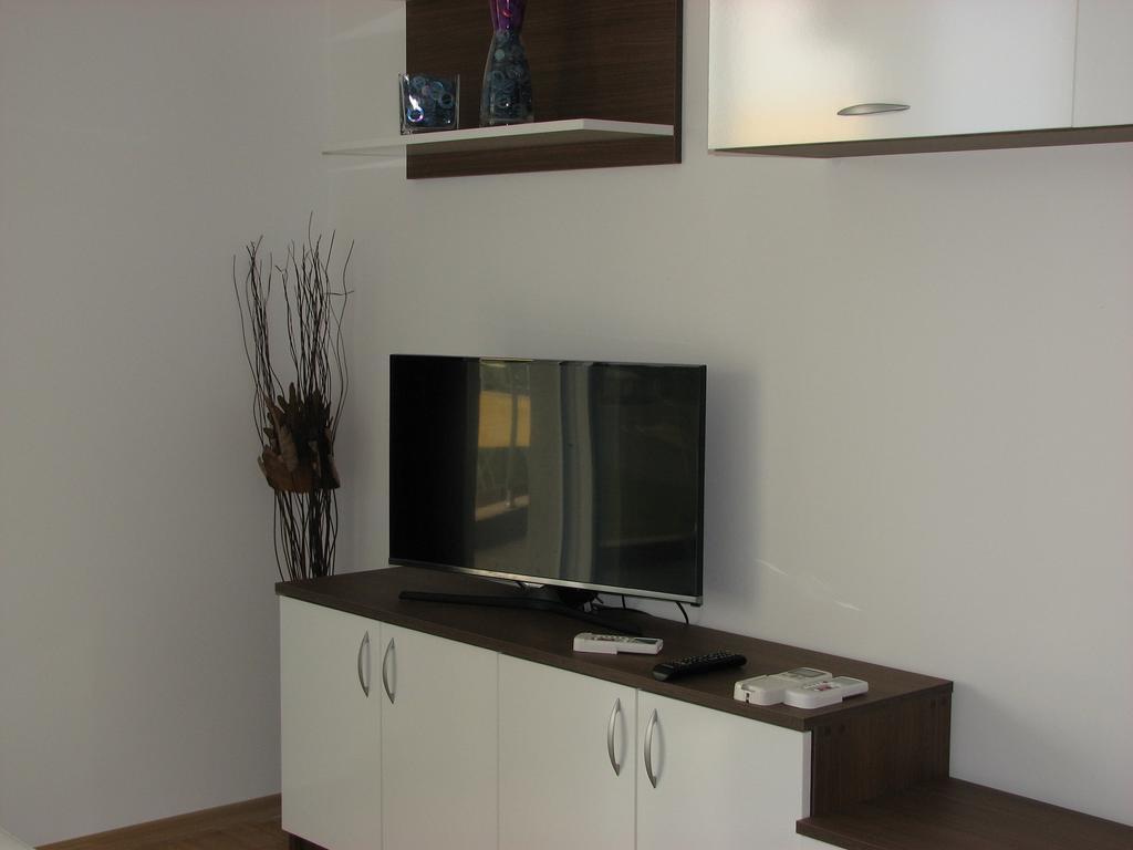 צרבו Two-Bedroom Apartment Donika מראה חיצוני תמונה