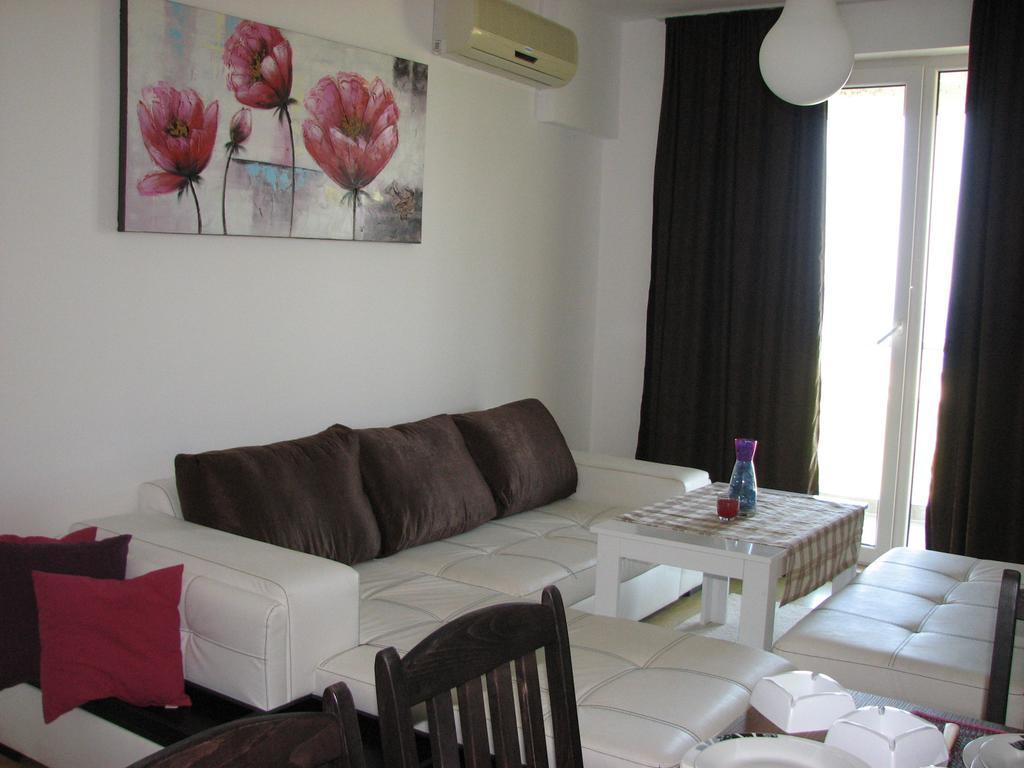 צרבו Two-Bedroom Apartment Donika מראה חיצוני תמונה